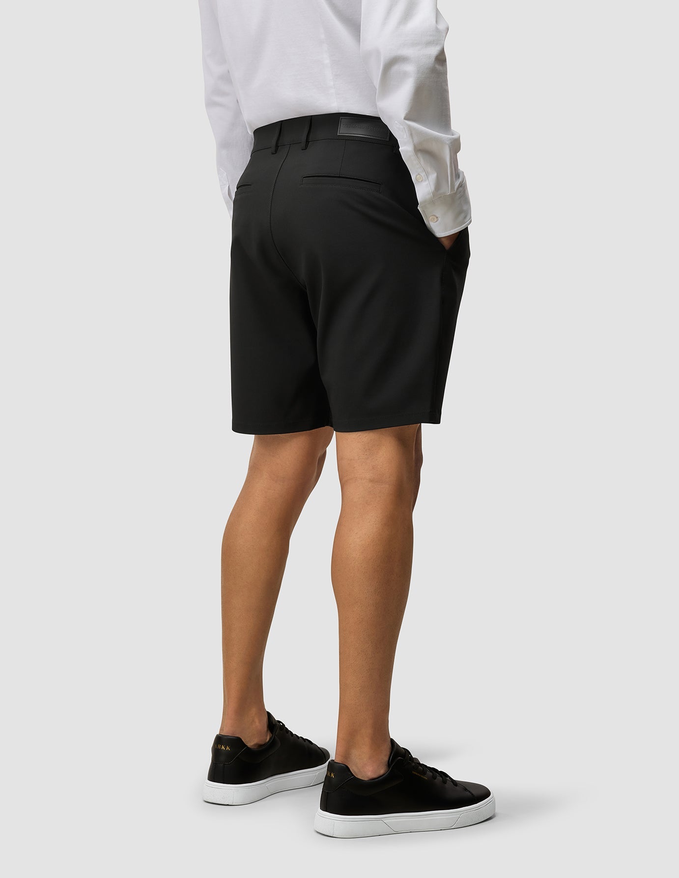 Essential Shorts Black